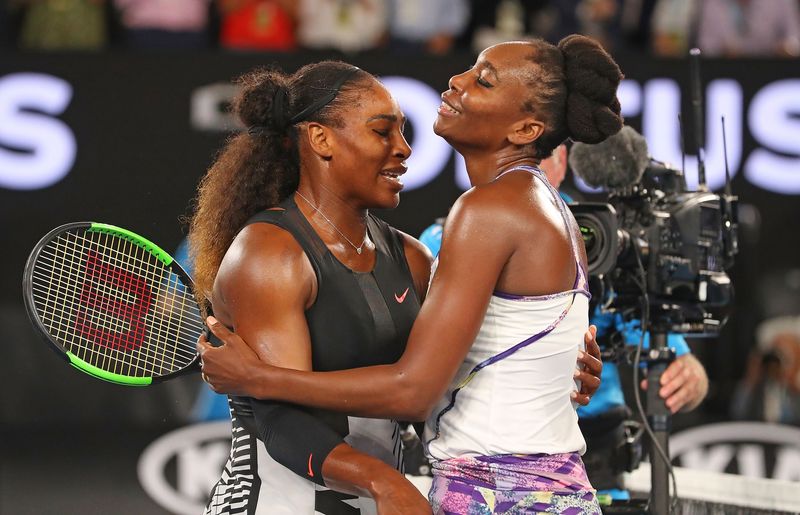 Sie gewannen insgesamt 30 Einzel-Grand-Slam Titel und standen beide an der Spitze der Damen-Weltrangliste: Serena (links) und Venus Williams prägten über Jahre die WTA-Tour. Auch im Doppel waren die Schwestern äußerst erfolgreich und sicherten sich unter anderem drei olympische Goldmedaillen. Im Film "King Richard" wird nun sogar die Erfolgsgeschichte der Williams-Schwestern im Kino erzählt.