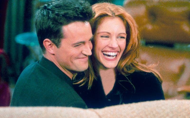 Julia Roberts hatte 1996 einen Gastauftritt in der Kultserie "Friends" und stand mit Matthew Perry vor der Kamera. Beide führten eine Beziehung, die nach drei Monaten von dem Schauspieler beendet wurde.