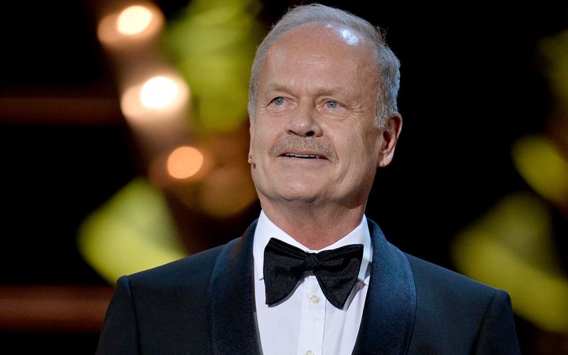 "Frasier"-Star Kelsey Grammar ist ein langjähriger Anhänger: Bereits 2019 hatte der "Frasier"-Star erklärt, dass es den Amerikanern unter dem damaligen Präsidenten "doch gut" ginge. Dass er Trump gewählt hatte, verteidigte der konservative Schauspieler damit, dass die "Clowns", die in Washington zuvor regierten, dem Land "keinen Gefallen getan" hätten. 