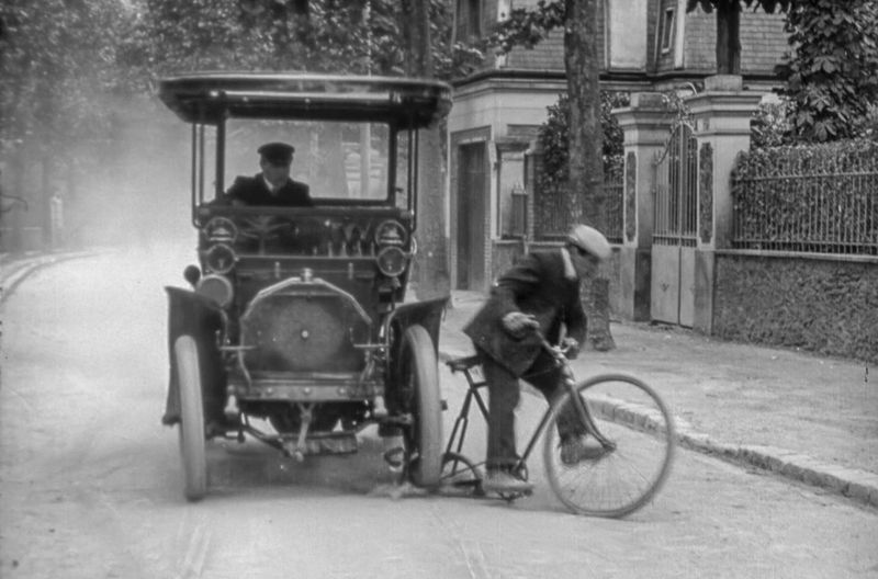 Schon in den Anfangszeiten der Automobil-Pioniere wurden die Fahrer als "Raser" beschimpft - vor allem, wenn es zu Unfällen kam.