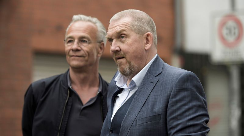 Max Ballauf (Klaus J. Behrendt, links) und Freddy Schenk (Dietmar Bär) ermitteln am Sonntag, 21. März, 20.15 Uhr, in ihrem 81. Fall: "Tatort: Wie alle anderen auch". 