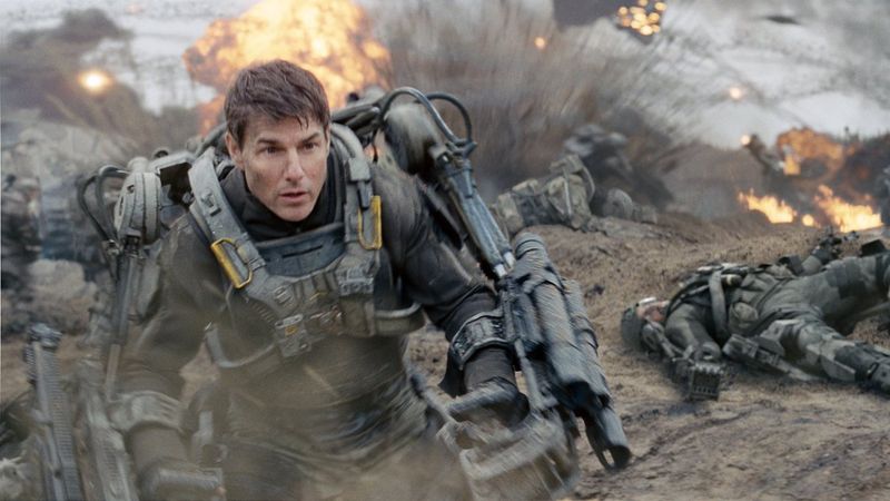 Kein Murmeltier, das helfen könnte, weit und breit. In "Edge of Tomorrow" (zu sehen am Montag, 18. November, 20.15 Uhr, Kabel Eins) zieht Major Bill Cage (Tom Cruise) in die Schlacht gegen einen Alienschwarm, der die Zeit beeinflussen kann - und deshalb der Menschheit immer einen Schritt voraus ist.