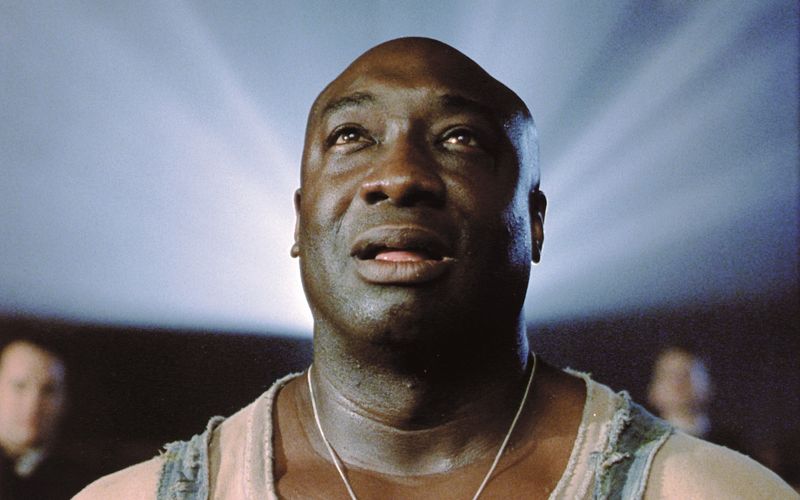 Hätten Sie es gewusst? Das hochgelobte Drama "The Green Mile", das vor genau 25 Jahren ins Kino kam, entstand nach einer Vorlage von Stephen King. Die Filmadaption ist aber nicht die einzige gelungene filmische Umsetzung, die die (Horror-)Geschichten des Autors auf die Leinwand oder den TV-Bildschirm bannte ... Die Bildergalerie lädt zu einer Zeitreise durch die letzten Jahrzehnte.