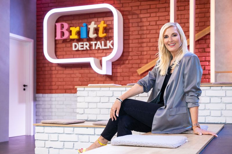 Britt Hagedorn bringt den Nachmittagstalk zurück ins Fernsehen: "Für mich ist der Daily Talk die Mutter aller Reality-Fernsehsendungen. Mehr geballte, echte Emotionalität gibt es nirgendwo", erklärt die 50-Jährige. Am Montag, 24. Oktober, 16 Uhr, geht's los mit "Britt - Der Talk" bei SAT.1.