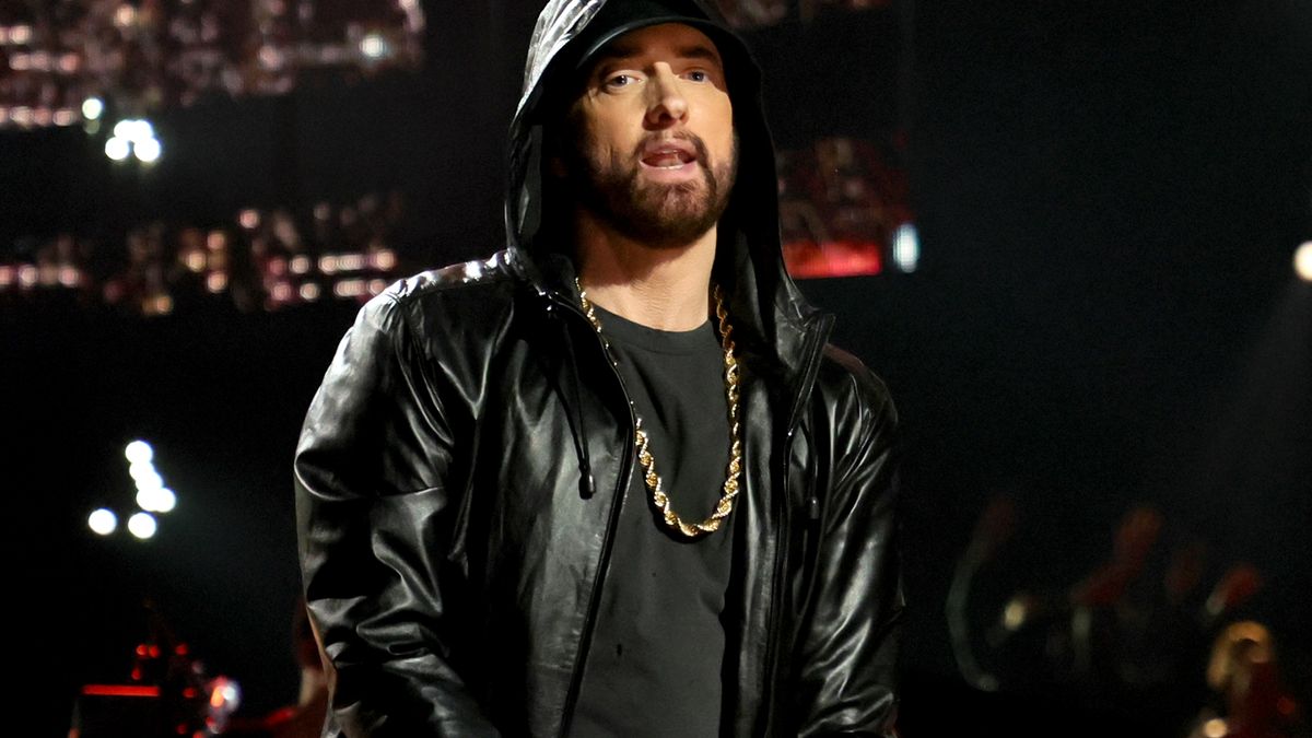 Eminem Feiert Seine Aufnahme In Die Rock And Roll Hall Of Fame Swyrl Entertainment Themen 9612