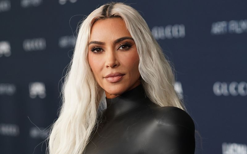 Reality-TV-Star? Von wegen! Kim Kardashian mag zwar durch des Fernsehen berühmt geworden sein - inzwischen ist sie aber vor allem eine erfolgreiche Unternehmerin und einer der reichsten TV- und Filmstars überhaupt. Wer ebenfalls dank erfolgreicher Firmen zum Millionär oder gar zur Milliardärin wurde, zeigt die Galerie ...
