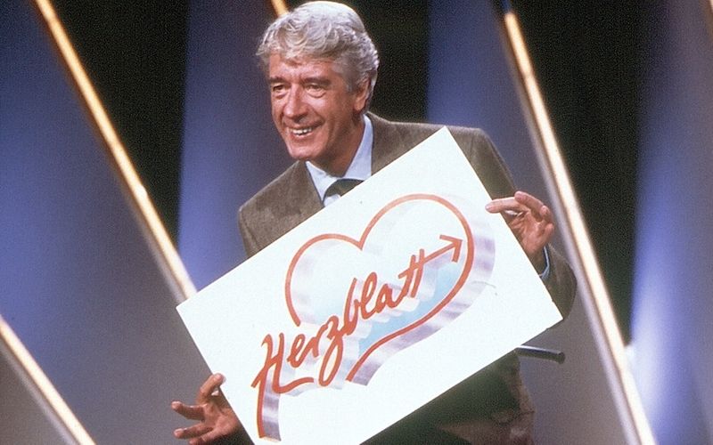 1987 feierte "Herzblatt" seine Premiere im Ersten, der 2006 verstorbene Rudi Carrell (Bild) moderierte die Flirtshow sechs Jahre lang. Bis 2005 lief die Sendung. Wir zeigen, was aus Carrells Nachfolgern wurde ...