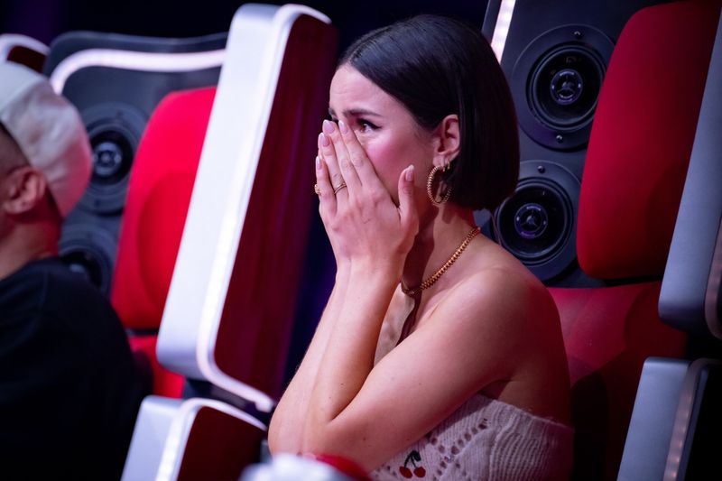 Vor allem Jurorin Lena Meyer-Landrut scheint von Fias (11) Auftritt bei den Blind Auditions gerührt. "Ich weiß gar nicht, warum ich nicht aufhören kann, zu weinen", schluchzt die 31-jährige Sängerin unter Tränen.