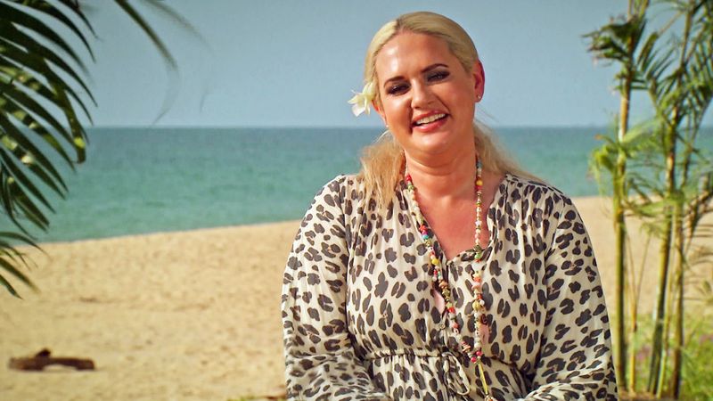 Sarah Knappik ist raus bei "Kampf der Realitystars" (RTLZWEI). Warum sie trotzdem lacht? Da tut sich eine Hintertür zum Comeback auf...