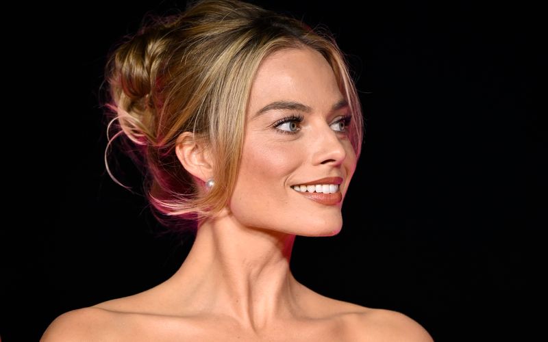 Sie hat gut lachen: Vor ein paar Jahren noch konnten nur die Wenigsten etwas mit den Namen Margot Robbie anfangen, heute zählt die Schauspielerin zu den größten Stars in Hollywood, was sie nicht nur ihrer Rolle im Megablockbuster "Barbie" zu verdanken hatte. Hier zeigen wir Ihnen, wie die Australierin zum Superstar wurde.