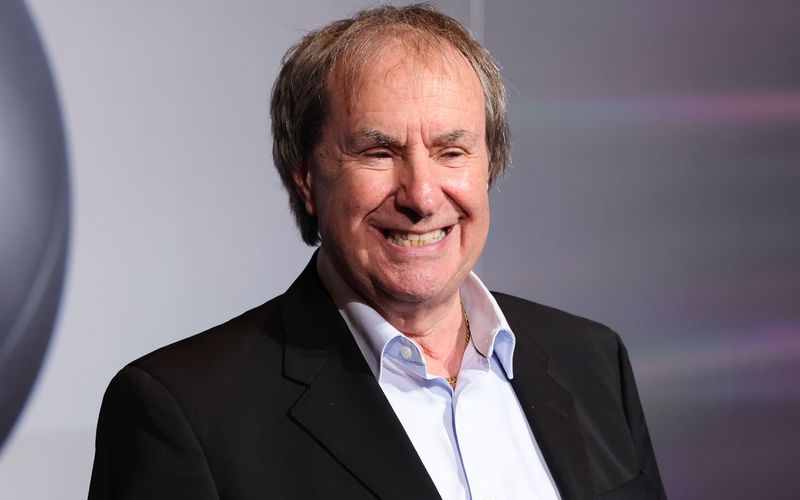 Kaum zu glauben, aber wahr: In Großbritannien und Irland ist Chris de Burgh längst kein Thema mehr in den Charts, in Deutschland wird der Sänger sicher auch mit seinem neuen Album "50" (VÖ: 4. Oktober) wieder erfolgreich sein. Doch damit steht er nicht alleine da: Chris de Burgh gehört zu einer ganzen Reihe von internationalen Musikstars, die - warum auch immer - hierzulande beliebter sind als im Rest der Welt ... 