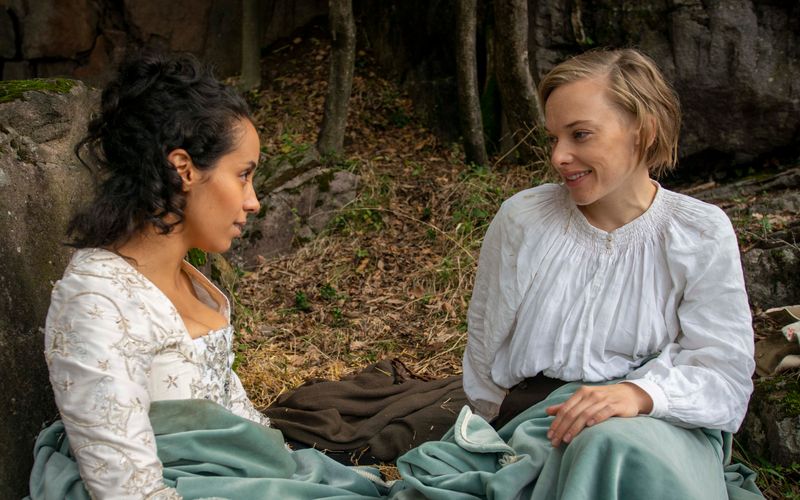 In "Die verkaufte Prinzessin" spielt Judith Neumann (rechts, mit Kristin Alia Hunold) eine Frau, die sich als Mann verkleidet, um im Bergwerk arbeiten zu können.