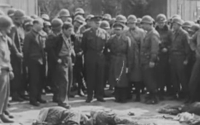 Ein Dokument des Grauens, schonungslos und unerträglich: Die Dokumentation "Die Todesmühlen" wurde 1945 unmittelbar nach der Befreiung der Konzentrationslager von Hanuš Burger und Billy Wilder aus Material zusammengestellt, das den Horror der Nazi-Verbrechen zeigt. Der erste Film über den Holocaust sollte den Deutschen vor Augen führen, welche Gräueltaten von den Nazis verübt worden waren.