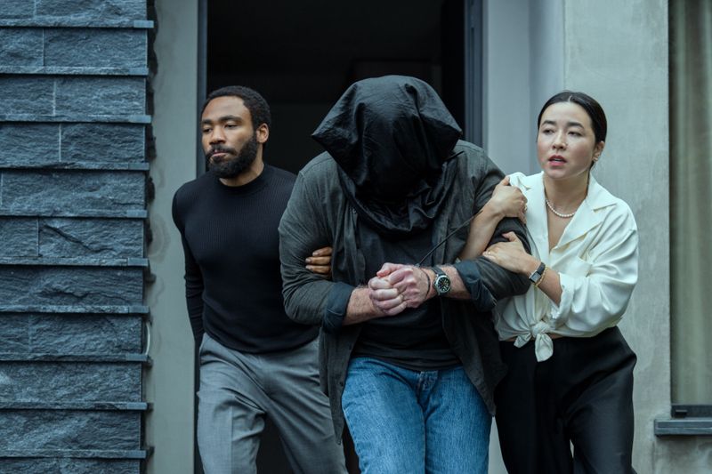 Jane (Maya Erskine) und John Smith (Donald Glover) müssen nicht nur ihre vorgetäuschte Ehe meistern, sondern auch einen ziemlich anstrengenden Job.