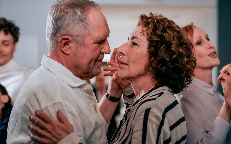 Ist Freundschaft besser als Liebe? Moritz Eisner (Harald Krassnitzer) und Bibi Fellner (Adele Neuhauser) schwingen das Tanzbein.