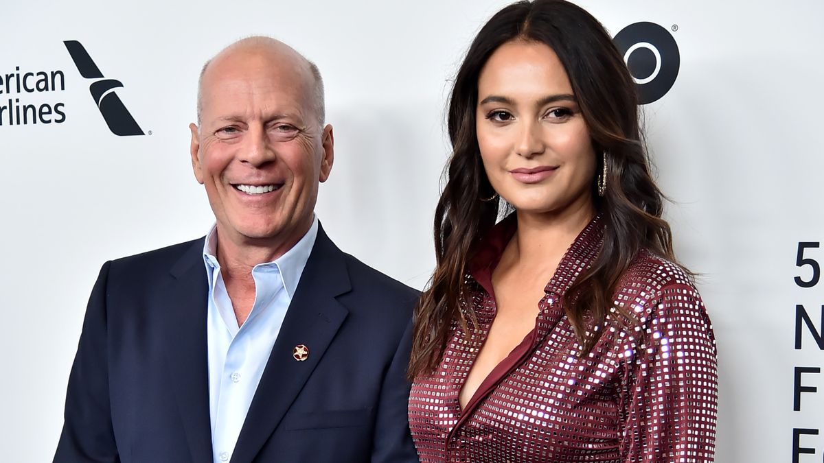 Bruce Willis: Ehefrau Emma teilt Pärchenfoto zum Valentinstag - SWYRL ...