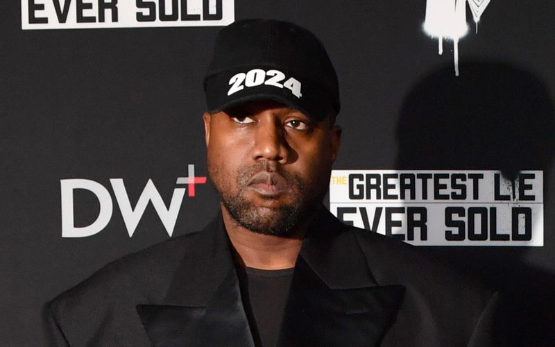 Rapper Kanye West wird für einen angeblich gestohlenen Song von Donna Summer verklagt.