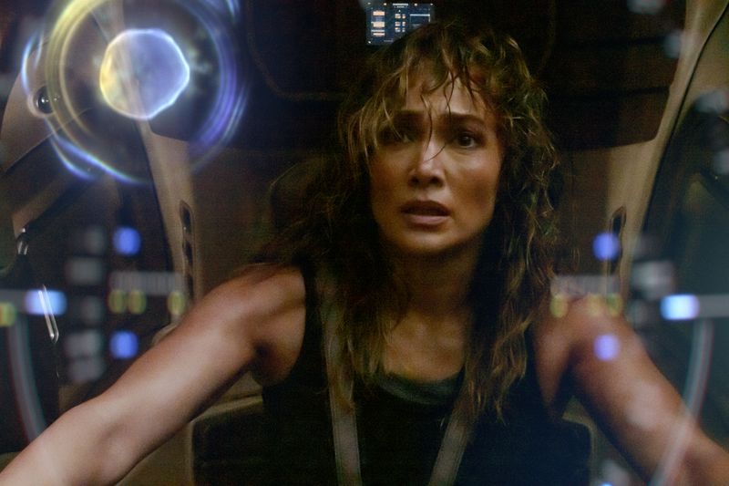 Atlas Shephard (Jennifer Lopez) muss im Netflix-Actioner "Atlas" die Welt im Alleingang retten. 
