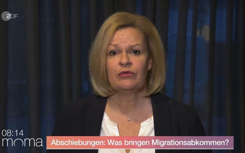 Innenministerin Nancy Faeser besuchte mit EU-Innenkommissarin Ylva Johansson in Berlin auch das Aufnahmezentrum Tegel: "Wir haben immer gesagt, dass es in der Migrationspolitik neue Wege geben muss."