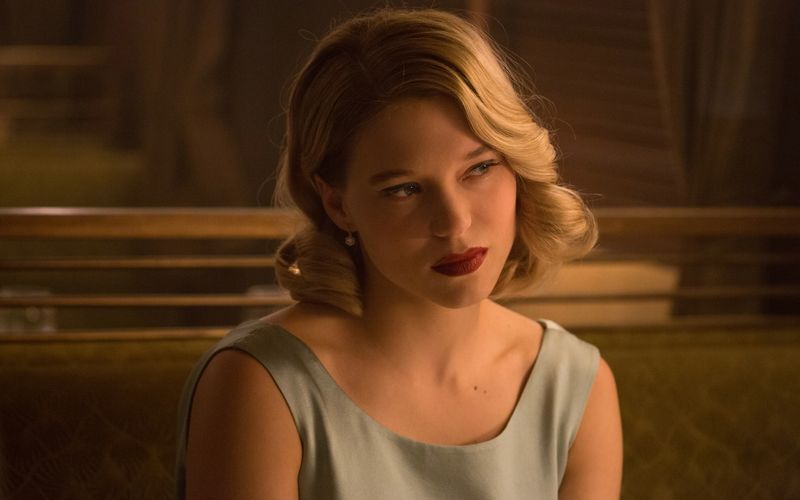 Dass man James Bond beneiden darf, liegt an seinen exotischen Reisezielen, an den aufregenden Sportwagen, die er fährt - aber vor allem an ihnen: den vielen aufregenden Bond-Girls. Für viele - wie etwa Léa Seydoux (Bild), die in den letzten beiden Abenteuern seine Gespielin darstellte - war die Rolle der Durchbruch, andere Bond-Girls hingegen gerieten in Vergessenheit ...