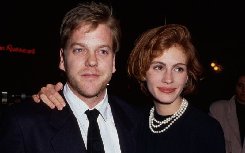 Julia Roberts und Kiefer Sutherland lernten sich am Set von "Flatliners" kennen und galten bald danach als absolutes Traumpaar. Eine geplante Hochzeit sagte der "Pretty Woman"-Star 1991 zwei Tage vor dem Termin ab, was Sutherland ihr aber längst verziehen hat: Roberts sei mutig und nur realistisch gewesen, meinte er 2016 gegenüber dem "People"-Magazin. 