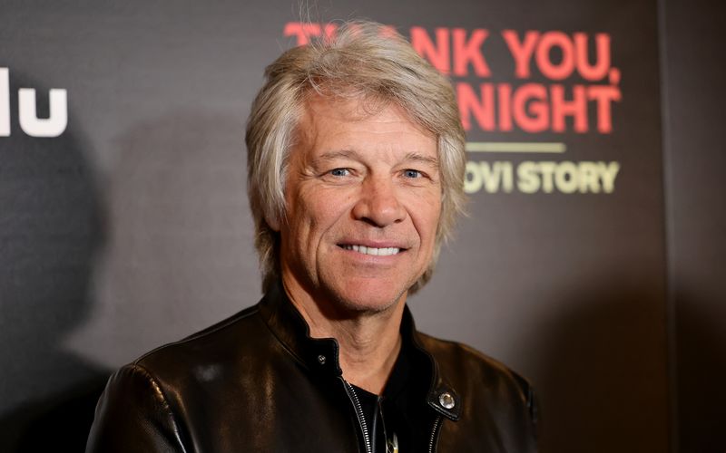 Rockstar Jon Bon Jovi hat wohl eine Frau davon abgehalten, von einer Brücke zu springen.