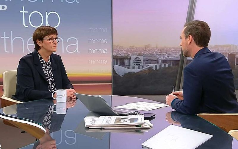 ZDF-"moma"-Moderator Andreas Wunn hakte bei Saskia Esken nach: War es ein Fehler, Olaf Scholz vor der Europawahl zu plakatieren?