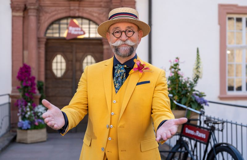 Horst Lichter begrüßt seine vielen Fans diesmal in den historischen Mauern von Kloster Eberbach im Rheingau.
