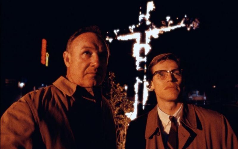 Auch viele Jahre nach dem Ende der Sklaverei und der Rassentrennung sind die USA noch immer ein zutiefst rassistisches Land. Filme wie "Mississippi Burning - Die Wurzel des Hasses" (Samstag, 06.07., 0.45 Uhr, ARD) zeigen, wie brutal und ungerecht schwarze Menschen in dem Land der angeblich unbegrenzten Möglichkeiten behandelt wurden und werden. 