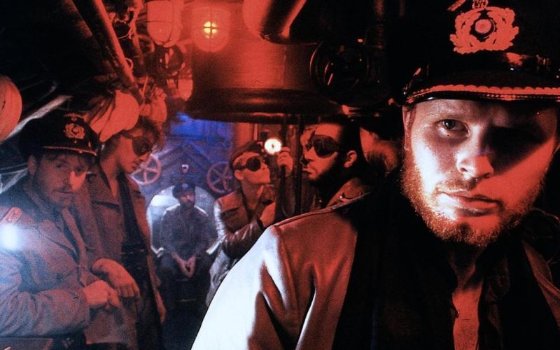 Am 17. September 1981 feierte "Das Boot" seine Weltpremiere, Regisseur Wolfgang Petersen schuf ein Weltkriegsdrama, das (deutsche) Filmgeschichte schreiben sollte. Und nicht nur das: Das U-Boot-Kinoabenteuer bedeutete für viele den Start in eine große Karriere. Wir zeigen, welche Schauspieler mit "Das Boot" ihren Durchbruch feierten und was sie heute machen. 