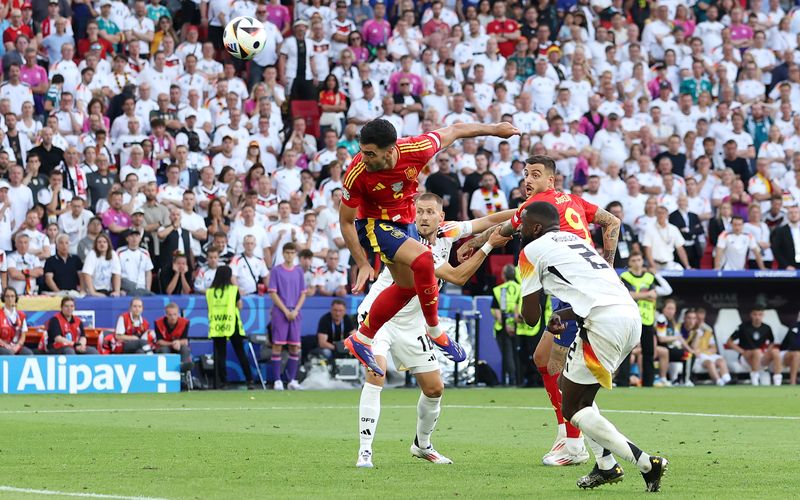 Der Moment, in dem Mikel Merino die EM-Hoffnungen der deutschen Fußball-Nationalmannschaft platzen lässt. 2:1 unterliegt die DFB-Elf Spanien im EM-Viertelfinale, und 26,13 Millionen Menschen leiden in der ARD mit (Public Viewing und Streaming nicht eingerechnet). Es war die stärkste TV-Quote 2024 - aber keine der zwölf stärksten aller Zeiten.