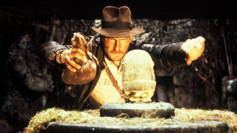 Dadadada dadada! Indiana Jones ist seit über 40 Jahren Kult. "Jäger des verlorenen Schatzes" (1981, Bild, am 27. Juli, 20.15 Uhr, SAT.1) war seinerzeit der Auftakt zu einer Erfolgsgeschichte. Wir verraten Ihnen die irrsten Funfacts über die Welt des Indiana Jones.