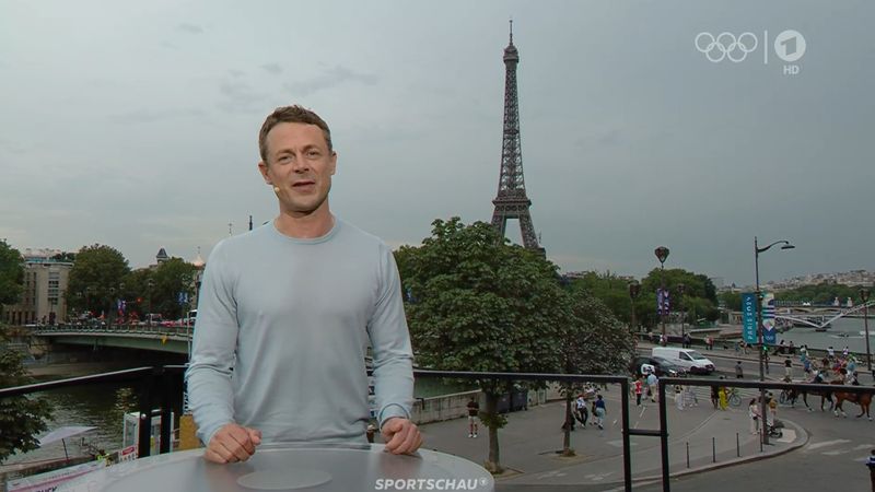 Alexander Bommes genißt die "frische Luft" in der Pariser Rush Hour.