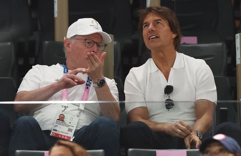 Tom Cruise (rechts) besuchte offenbar nicht nur aus sportlichem Interesse die Olympischen Spiele in Paris.