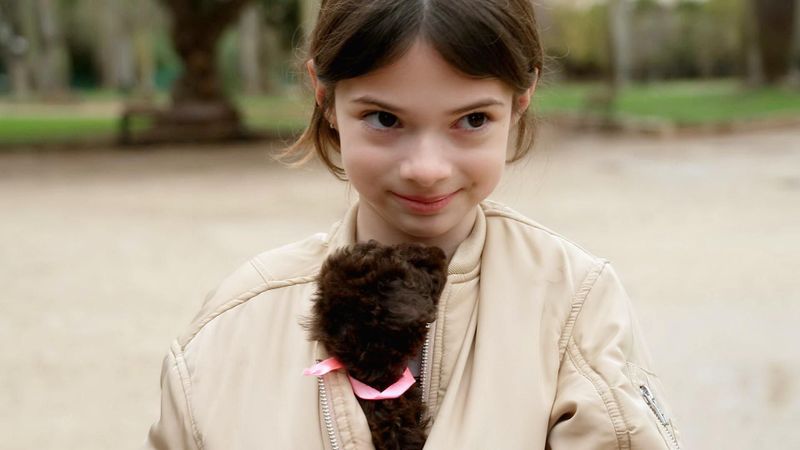 Beim ersten Kennenlernen ihres künftigen Hundes Coco verschlug es Sophia glatt die Sprache.