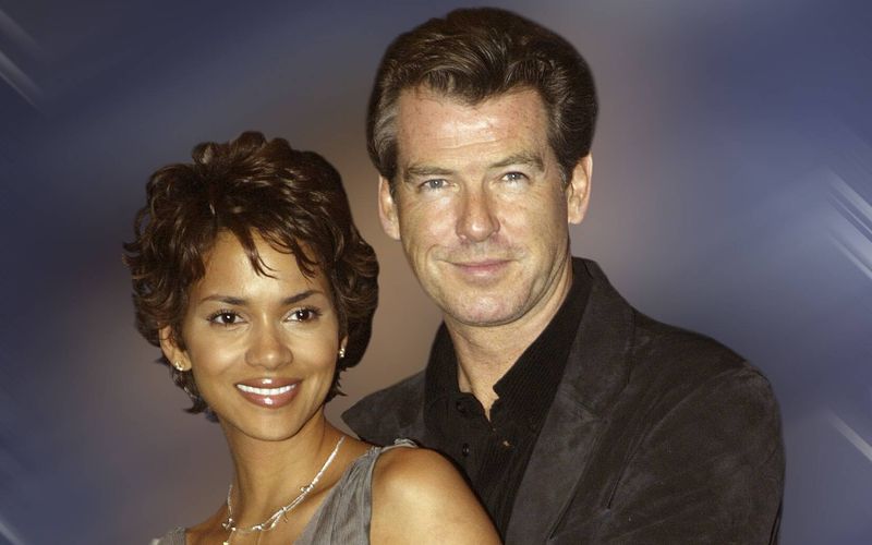 Für "James Bond 007 - Stirb an einem anderen Tag" standen Halle Berry und Pierce Brosnan gemeinsam vor der Kamera. Bis heute scheint Berry von "ihrem" Bond beeindruckt zu sein.