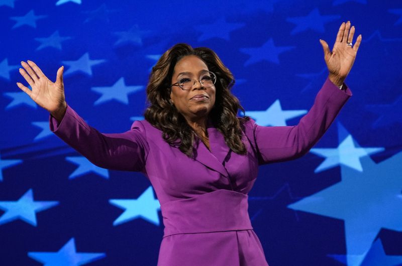 Manchmal müsse sich Amerika "gegen Mobber wehren", sagte Oprah Winfrey bei ihrer Rede auf dem Parteitag der Demokraten in Chicago.