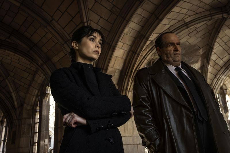 Gegner oder Mitstreiter? Sofia Falcone (Cristin Milioti) und Oswald Cobblepot (Colin Farrell) spielen mit- und gegeneinander.