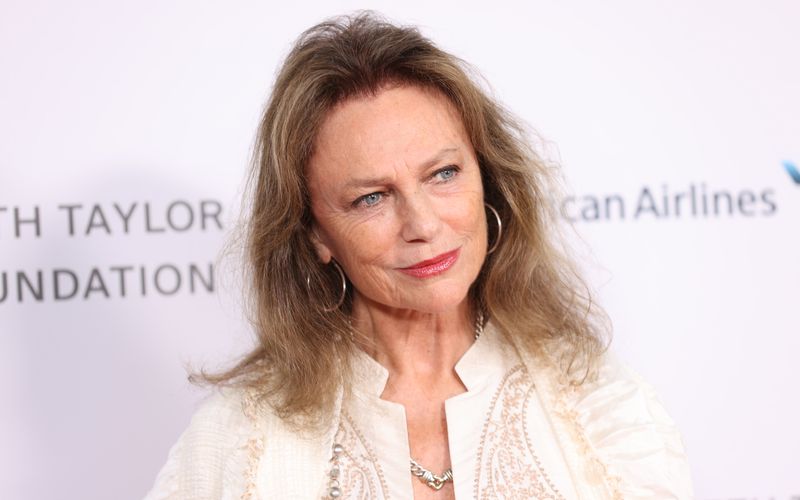 Raten Sie mal: Jacqueline Bisset feiert am 13. September Geburtstag, was glauben Sie, wie alt wird die britische Schauspielerin? Eines ist klar: Dass sie bereits über 70 ist, sieht man ihr wahrlich nicht an. Aber nicht nur Bisset hat sich bestens gehalten. Auch für viele weitere Stars scheint das Alter nur eine Zahl zu sein ...  