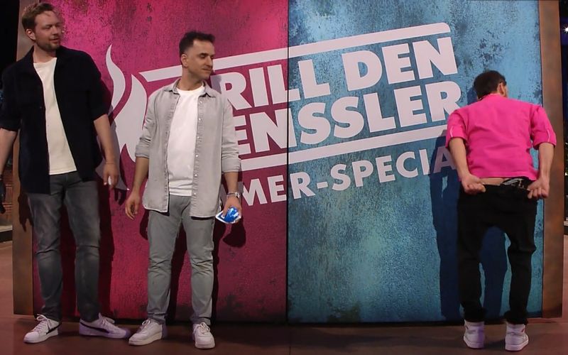 Trotz schlapper Wurst reichte es für das Duo Özcan Coşar /Bastian Bielendorfer zum Remis. Henssler war gar nicht einverstanden, zeterte wie Rumpelstilzchen und präsentierte dann passend seinen Hintern.