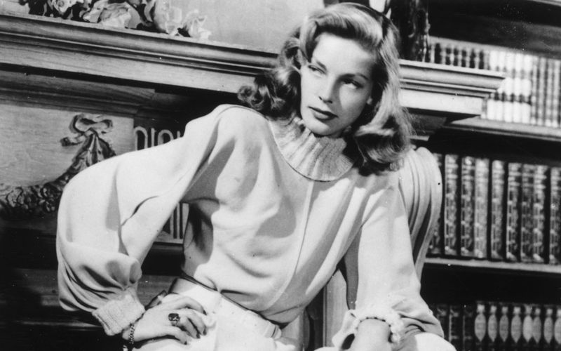 Ihre große Zeit waren die späten 40er- und 50er-Jahre: Lauren Bacall galt, als sie 1944 an der Seite ihres späteren Ehemannes Humphrey Bogart ihre Karriere in der Hemingway-Verfilmung "Haben und Nichthaben" begann, als eine der schönsten Frauen Hollywoods. Mit dem "Casablanca"-Star spielte sie gemeinsam in Klassikern wie "Tote schlafen fest" (1946), "Die schwarze Natter" (1947) und "Key Largo" (1948).