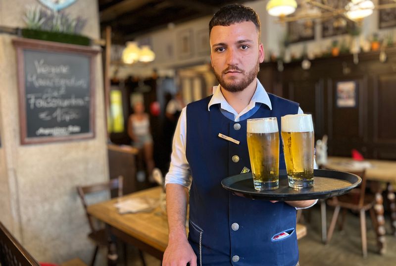 Selbst Traditionswirtschaften wie der "Augustiner am Platzl" in der Münchner Innenstadt haben Schwierigkeiten, Servicekräfte zu verpflichten.