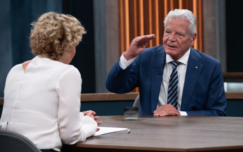 Joachim Gauck ist bei Caren Miosga zu Gast.