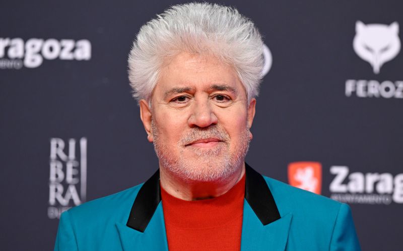 Wie kein zweiter verkörpert er die ganze Kraft des spanischen Kinos von heute: Pedro Almodóvar feiert am 25. September seinen 75. Geburtstag. In der Galerie präsentieren wir ihn und die größten Filmemacherinnen und Filmemacher aller Zeiten.