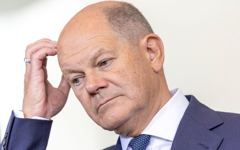 Bundeskanzler Olaf Scholz setzt sich zum dritten Mal bei RTL mit ausgewählten Bürgerinnen und Bürgern an einen Tisch und stellt sich ihren Fragen, Wünschen und Forderungen.