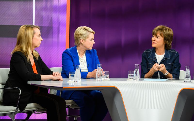 Zu Gast bei Maybrit Illner waren unter anderem Melanie Amann ("Spiegel", links) und Manuela Schwesig (SPD, Zweite von links).