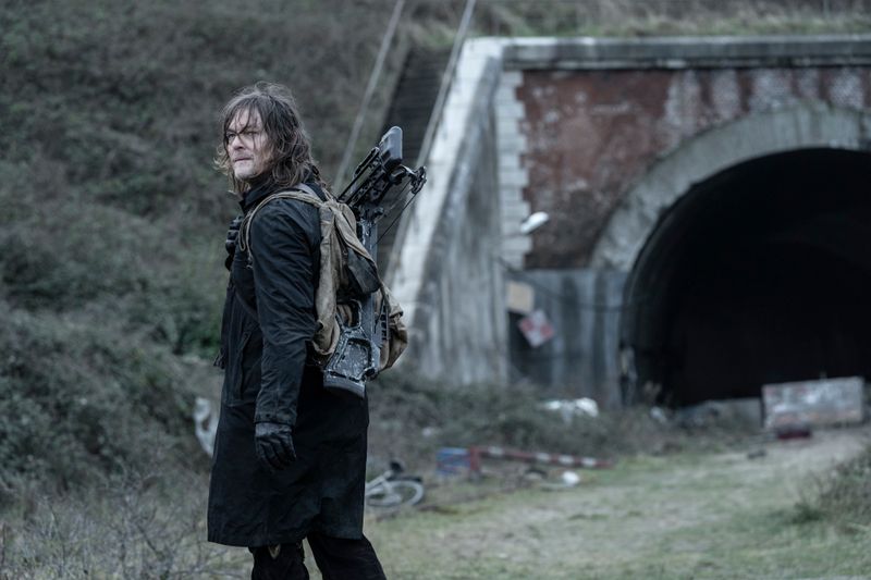 Er will wieder weg: Daryl Dixon (Norman Reedus) fragt sich, ob sein Trip nach Frankreich die richtige Entscheidung war.