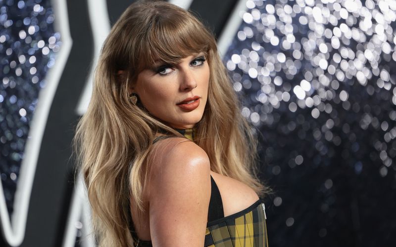 Taylor Swift ist zur reichsten Musikerin der Welt aufgestiegen.