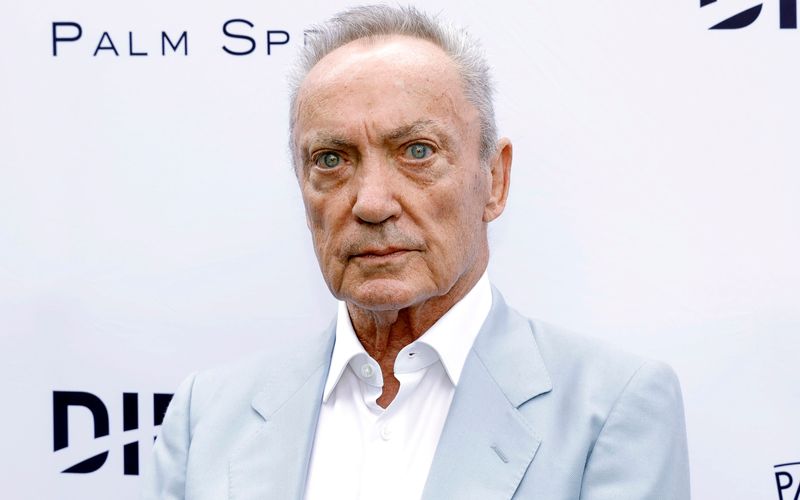 Diese stahlblauen Augen sind seit Jahrzehnten auch in Los Angeles gefragt: Udo Kier spielte Mitte der 70-er in den Andy-Warhol-Produktionen "Frankenstein" und "Blood For Dracula". Hollywood sah in dem Rheinländer lange den optimalen Blutsauger ("Blade", "Modern Vampires"). Auch in Musikvideos war er dabei, unter anderem für Madonna und Korn.