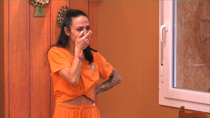 Nach einem Notarzt-Einsatz bei "Promi Big Brother" hat Elena Miras die Sendung verlassen.